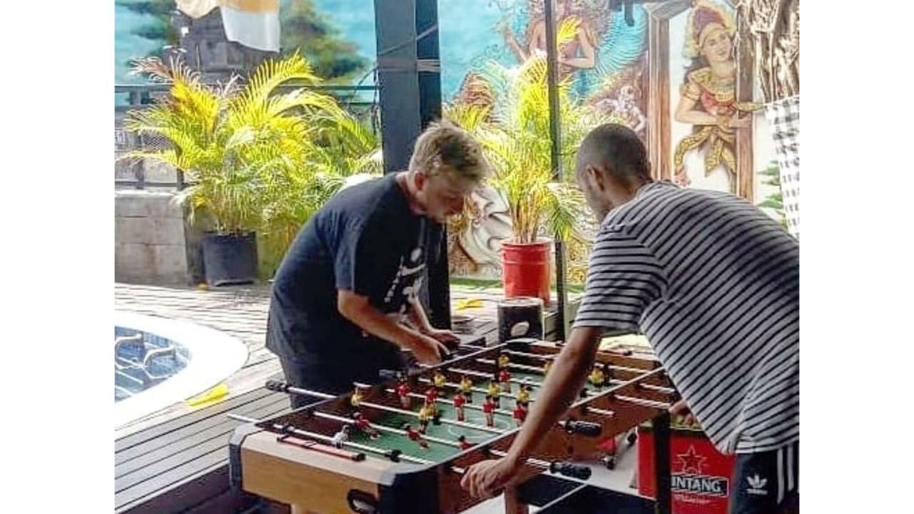 D'Gobers Hostel Seminyak By Gumilang Hospitality Εξωτερικό φωτογραφία