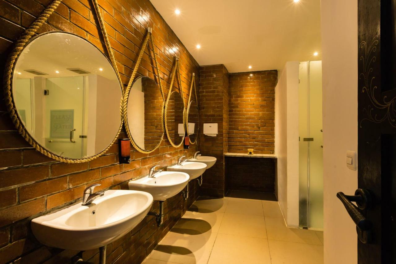 D'Gobers Hostel Seminyak By Gumilang Hospitality Εξωτερικό φωτογραφία